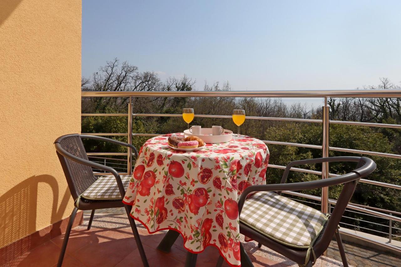 Starry Night - Smart Tv, Extra Big Bed, Big Bathtub, Private Parking, Sea View, Wifi, 2Bedrooms Volosko Exterior foto